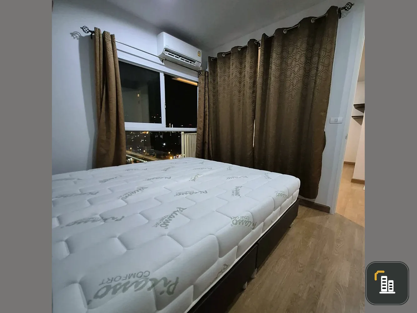 For sale/rent: The Parkland Grand Taksin, high floor unit, comfortable and fully furnished. Book now!