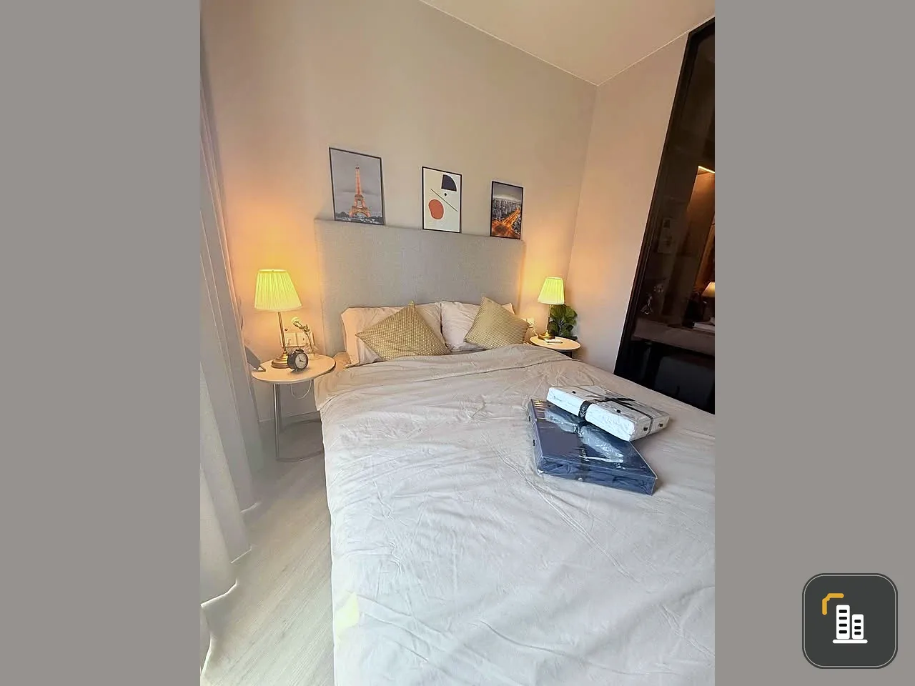 For rent immediately! Chapter Thonglor 25, fully furnished unit with high-quality built-in furniture. Amazing price! You'll regret not booking!