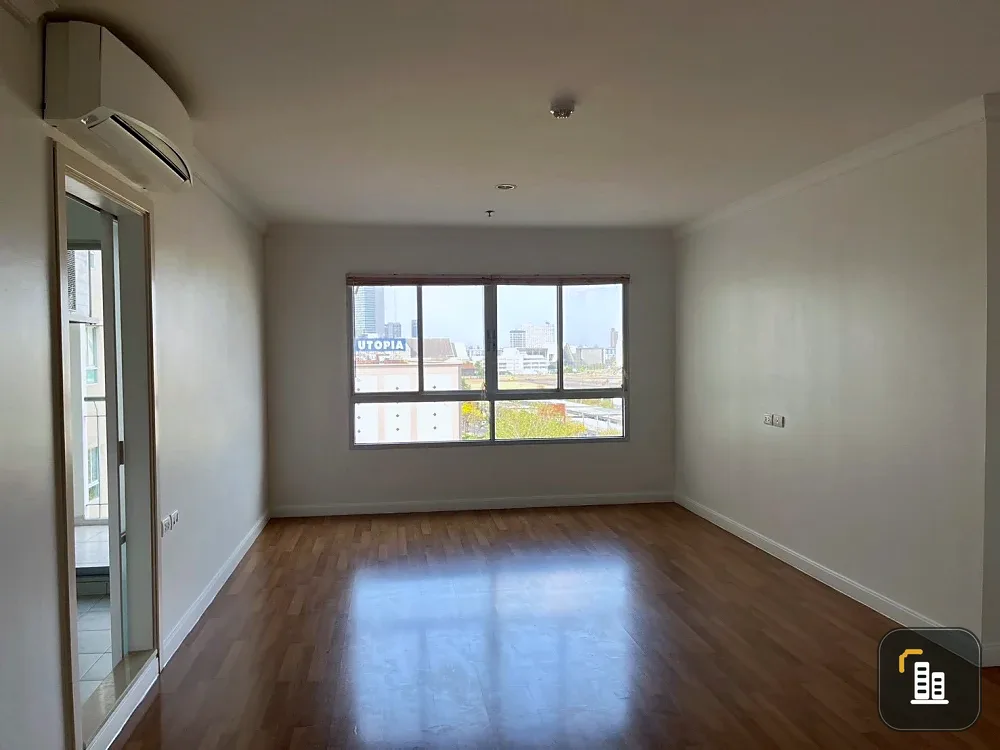 Urgent sale! Lumpini Place Rama 9–Ratchada. Large, comfortable unit with ample living space. Perfect for interior decorating enthusiasts. Don't miss o
