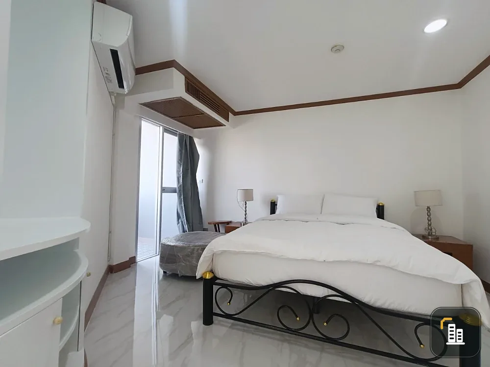 2-bedroom apartment for rent at Wittayu Complex, 20th floor, fully furnished. Book now!