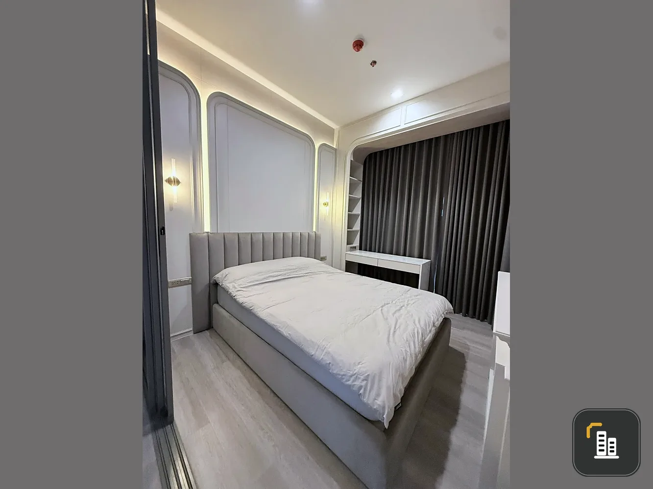 For rent: Rhythm Charoenkrung Pavillion, high floor unit, fully furnished, spacious and comfortable. Book now!