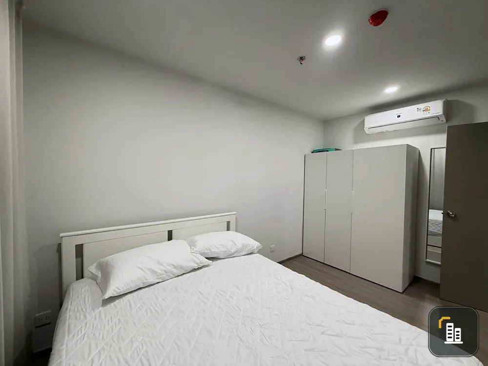 For rent: Aspire Sukhumvit - Rama 4, high floor unit, great location, beautiful unblocked view, fully furnished. Book now!