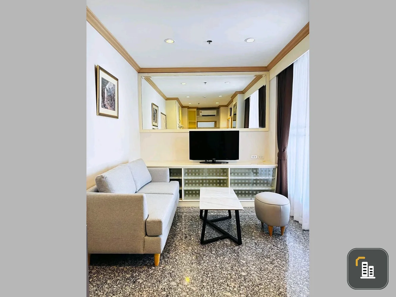 For rent: Pathumwan Resort, 2 bedrooms. High ceilings, spacious, beautiful view with no obstructing buildings. Book now!