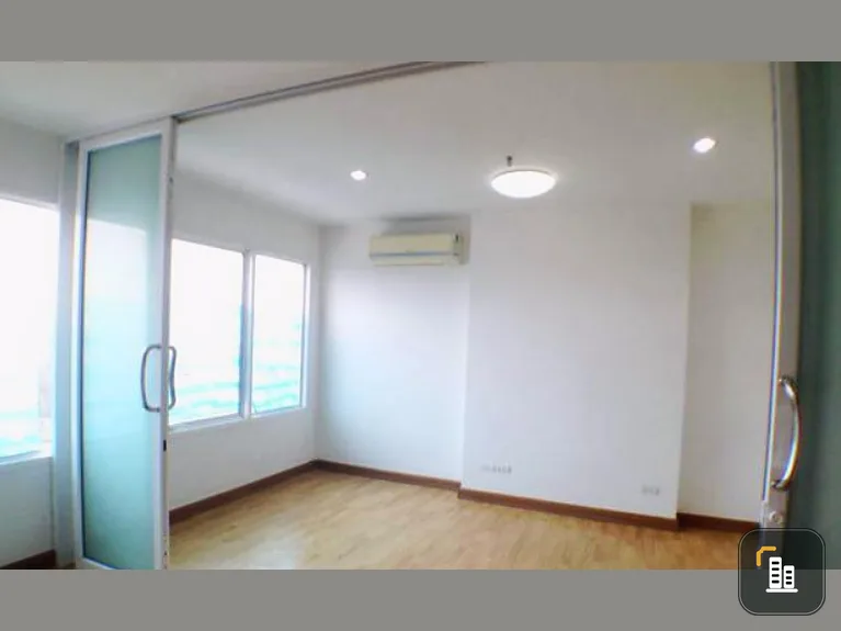 Urgent sale, Condo Bangkok Horizon Phetkasem, wide room, corner view, good location, beautiful view, cheap sale, if interested, hurry up.
