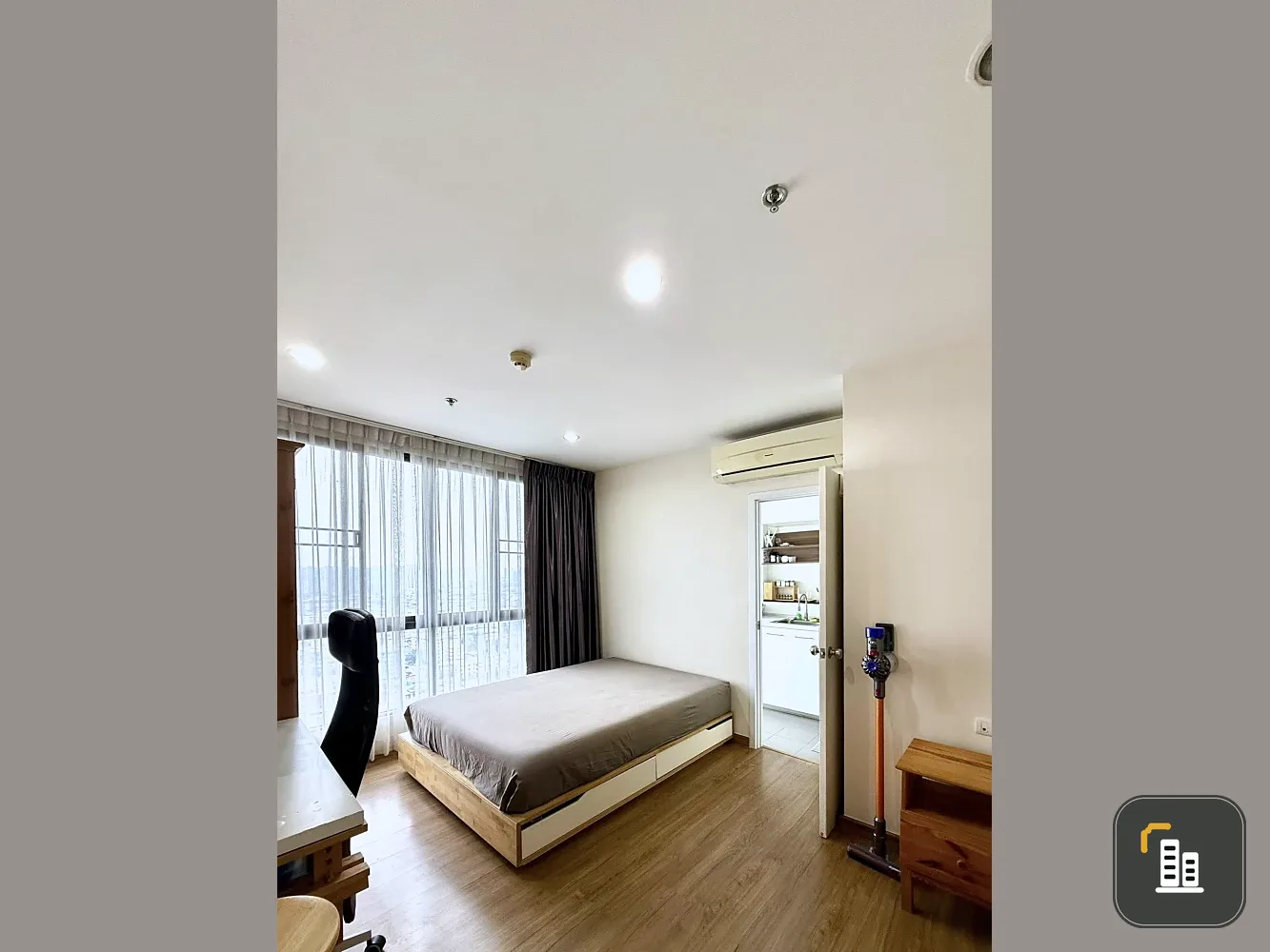 Selling studio rooms at The Tree Interchange. Interior decorated in a coordinated style. Great location, convenient transportation. Book now!