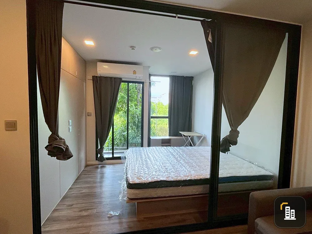 Selling Atmoz Ratchada-Huaikwang 1 bedroom, 1 bathroom unit. Fully furnished and equipped with appliances. Book now!