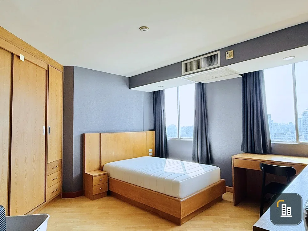Selling Supalai Park Paholyothin 21, 14th floor, fully furnished, ready to move in. Book now!