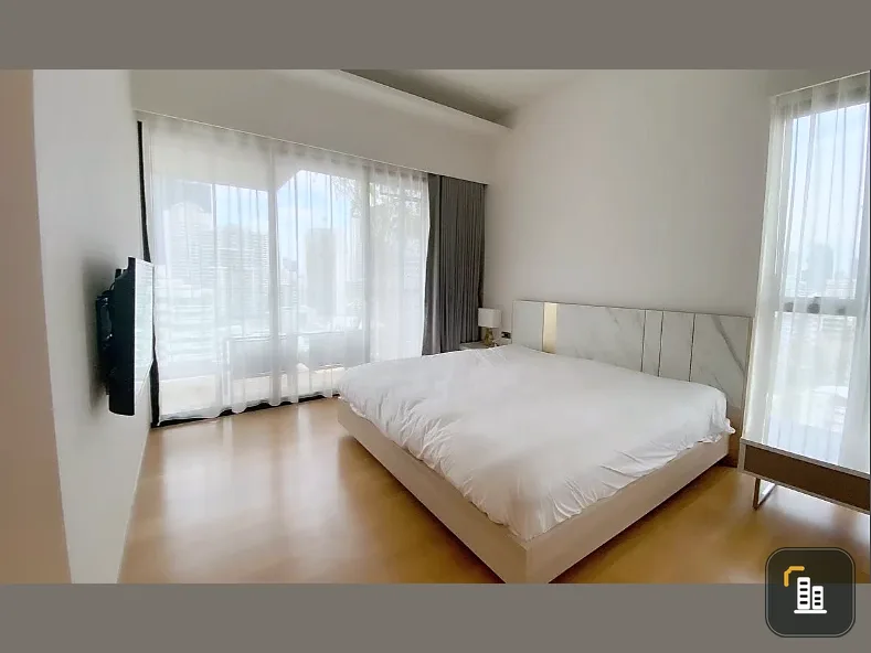 For rent: Siamese Exclusive Sukhumvit 31. Nice, fully furnished unit. Book now! Limited time offer!