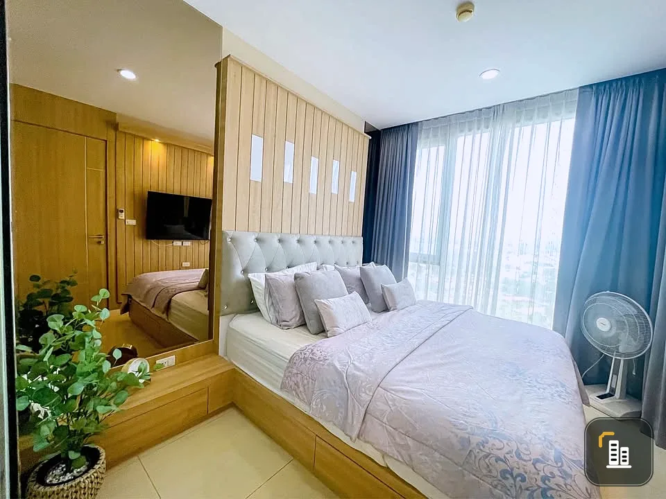 Selling a fully furnished (and equipped) apartment with appliances on a high floor. Book now before it's too late!!!