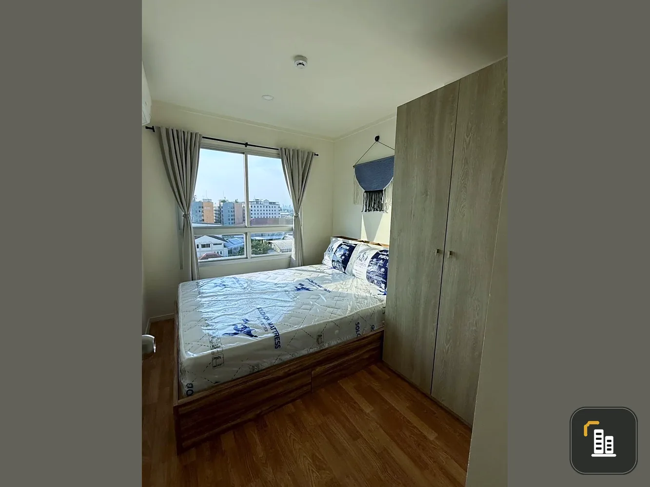 Selling two comfortable apartments at Lumpini Ville Sukhumvit 76 - Bearing Station, 8th floor, fully furnished. Book now!