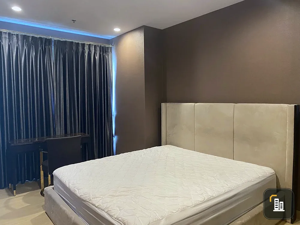 For sale/rent: Supalai Riva Grand Rama 3, ready-to-move-in unit, high floor, fully furnished, spacious and comfortable. Book now!