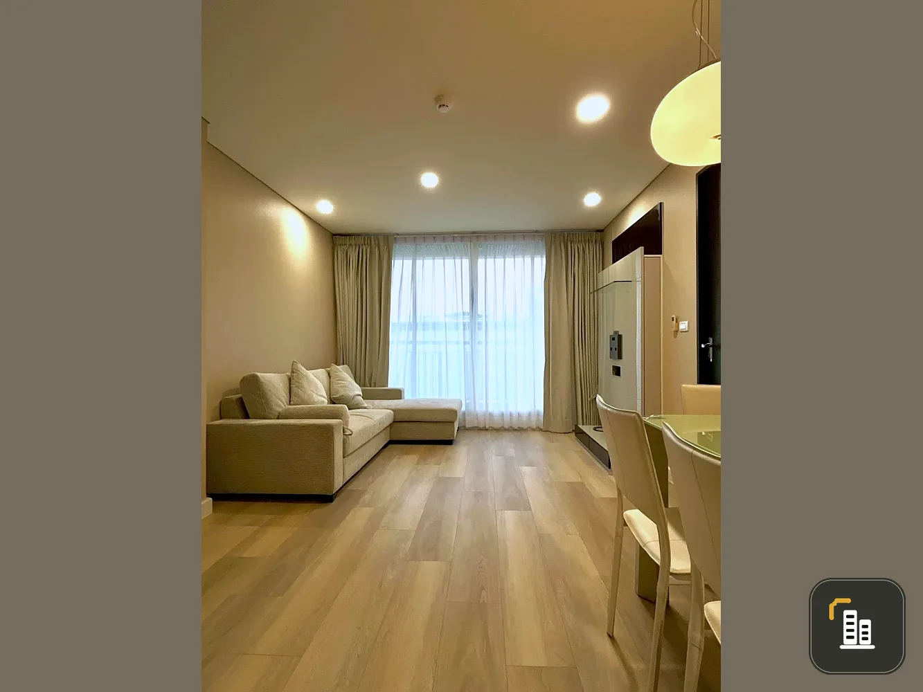 For rent: The Address Phathumwan, 8th floor, fully furnished unit. Book now! Don't miss out!
