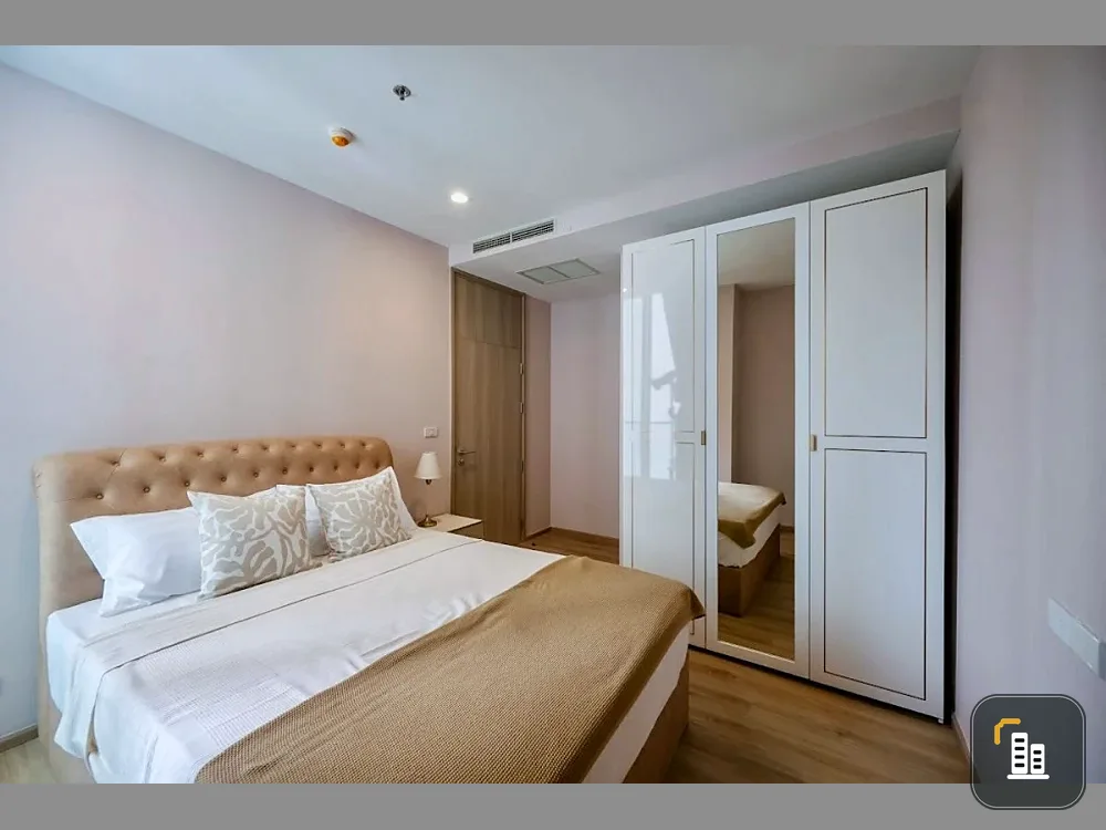 For rent: Noble Ploenjit, 41st floor, corner unit, city view, fully furnished, very livable. Book now!