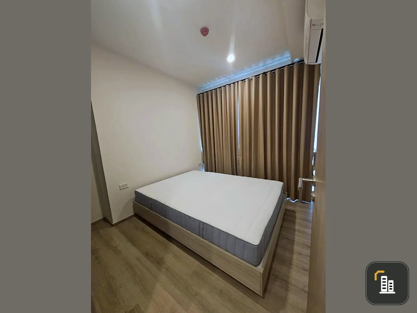 Ready-to-move-in apartment for rent at Origin Place Bangna. Well-partitioned and divided into separate zones. Book now! Don't miss this opportunity.