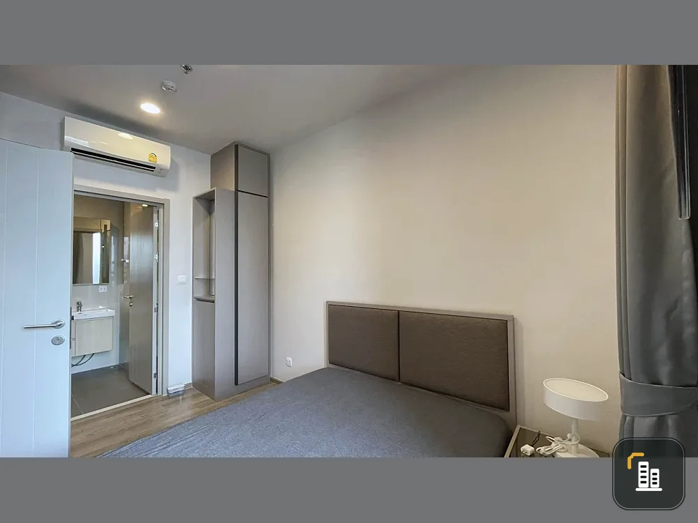 Selling a 1-bedroom, 1-bathroom condo at Oka Haus Sukhumvit 36. Located on the 14th floor with city and pool views, facing north. Book now!