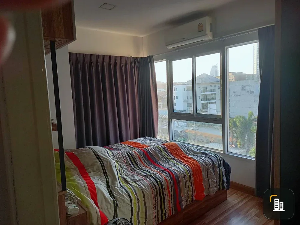 Urgent sale! The One Plus D Huamak 12, unfurnished unit, affordable price. Perfect for those who love decorating! Don't miss this opportunity!