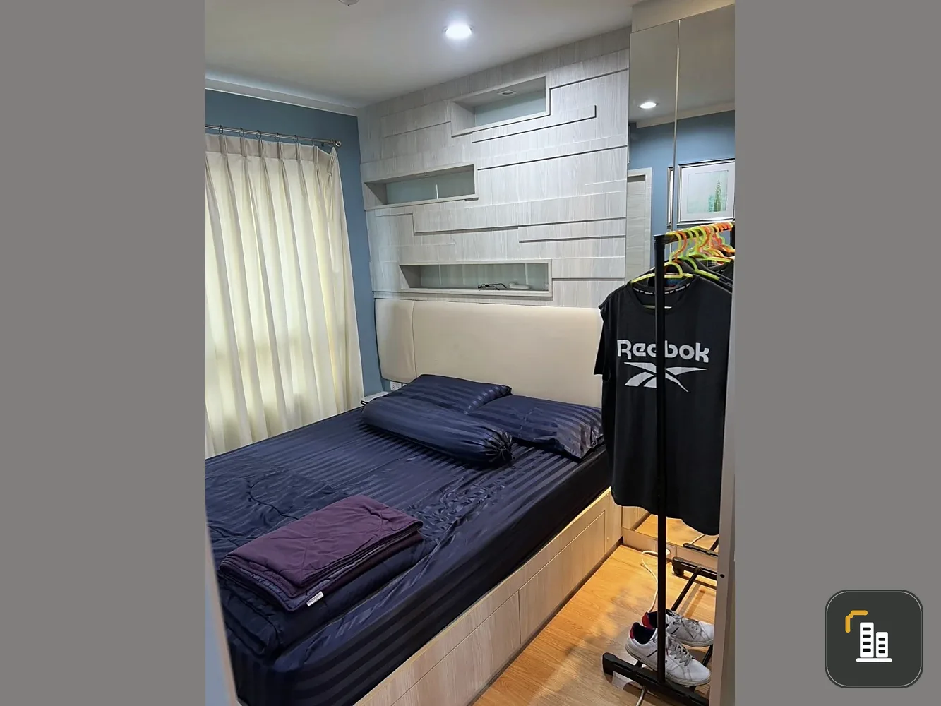 Urgent sale! Lumpini Place Srinakarin-Huamak Station. Well-partitioned unit with separate zones. Great price! Book now!