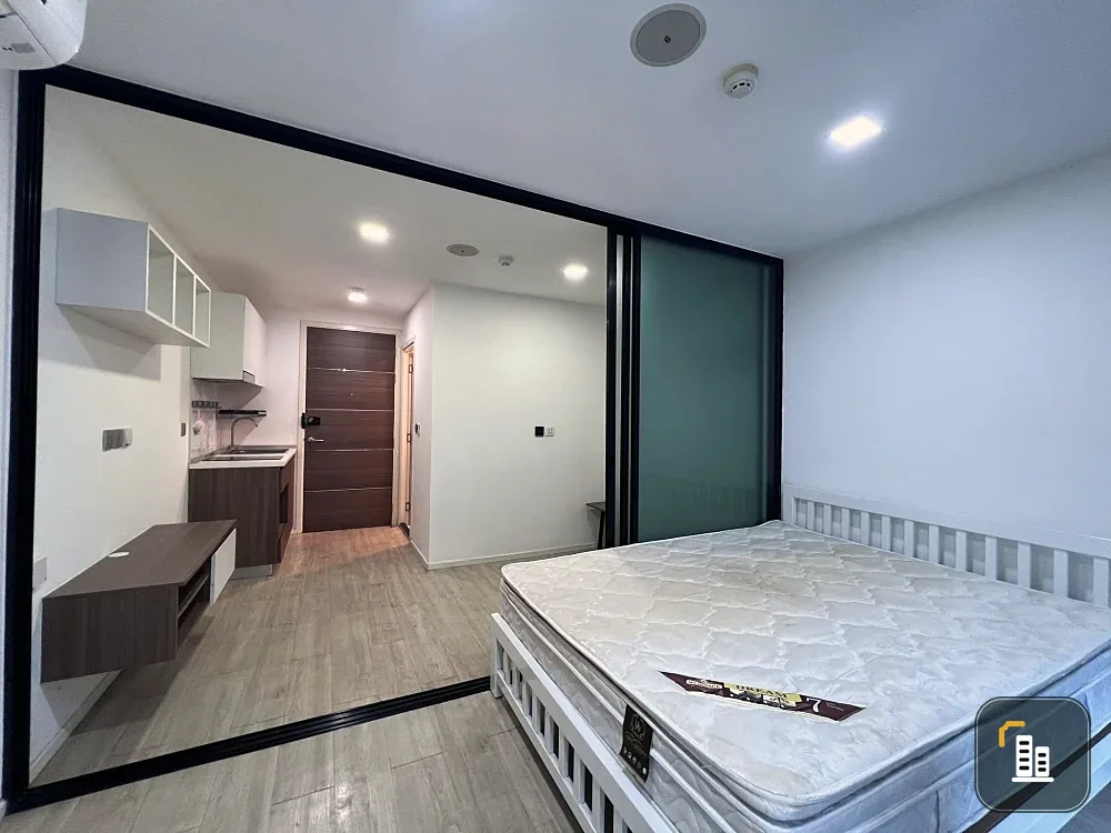 For sale: Atmoz Ladprao 71, Building C, 3rd floor. Convenient location, close to the BTS Skytrain, and plenty of food options nearby. Don't miss out!