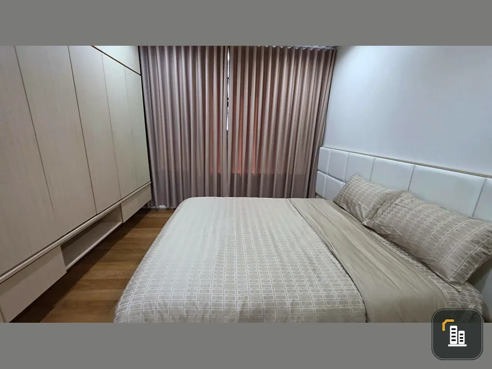 For rent: Wind Sukhumvit 23, 7th floor. Peaceful and private atmosphere, well-designed layout, bright and airy, comfortable living. Don't miss out!