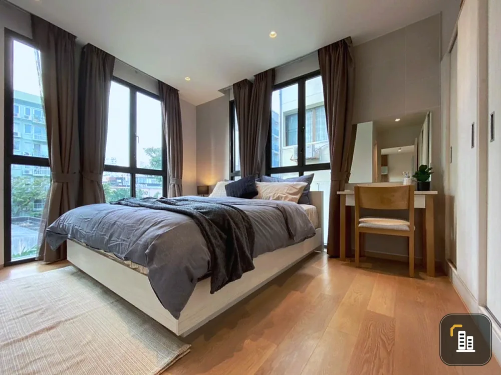 For rent: Runesu Thonglor, 5th floor, 4 fully furnished units. Beautiful and comfortable. Book now!
