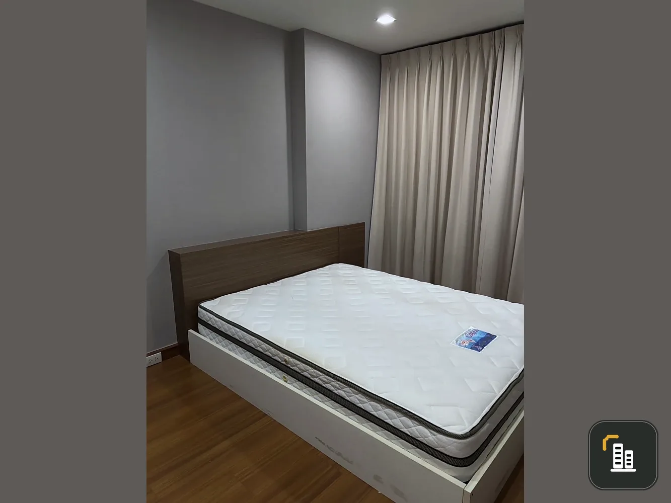 Selling Airlink Residences Romklao, 1 bedroom, 1 bathroom. Spacious living area, great location, convenient transportation. Don't miss out!