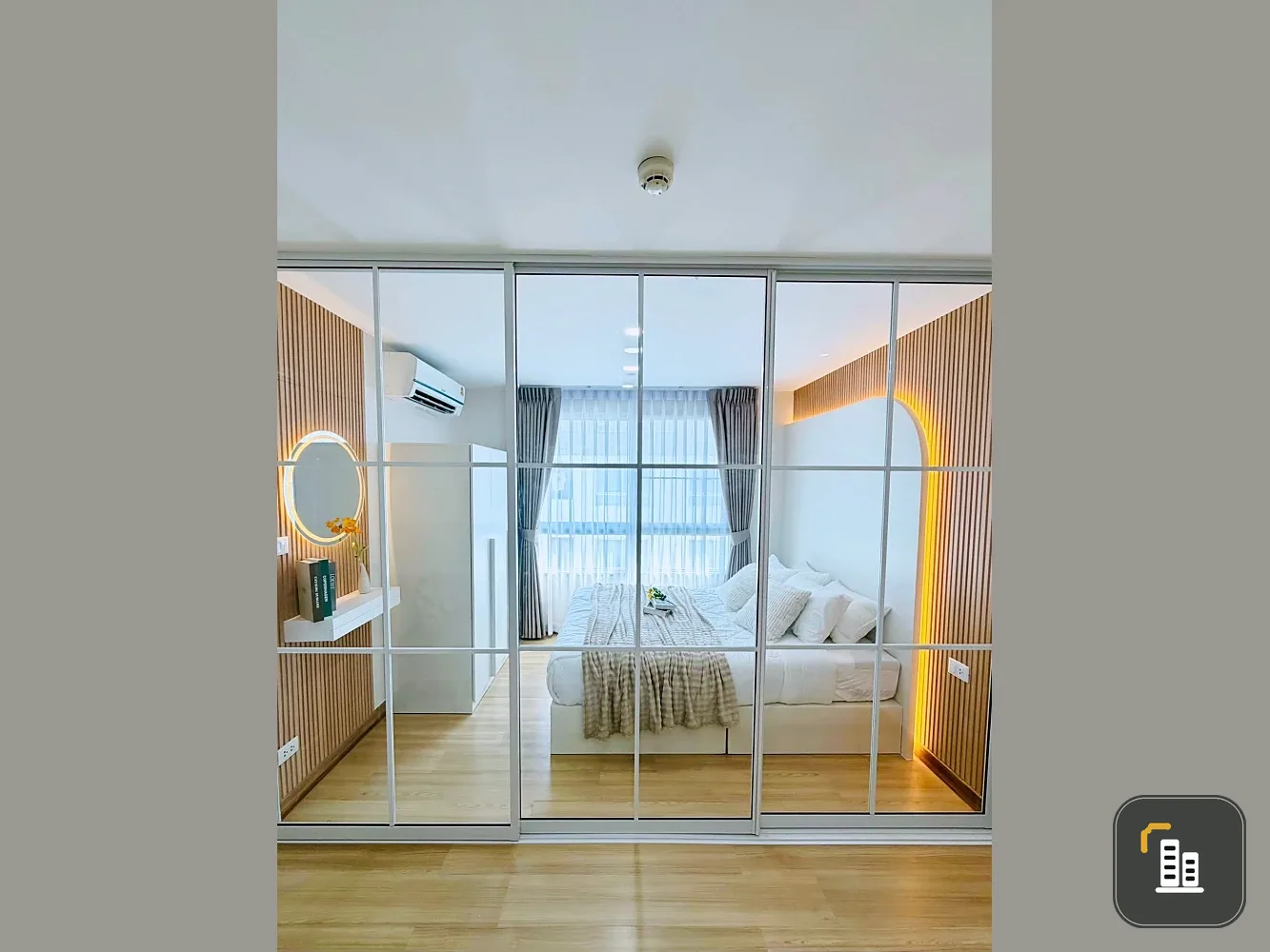 Plum Condo Paholyothin 89 for sale. Beautiful unit, fully furnished and ready to move in. Book now if interested!