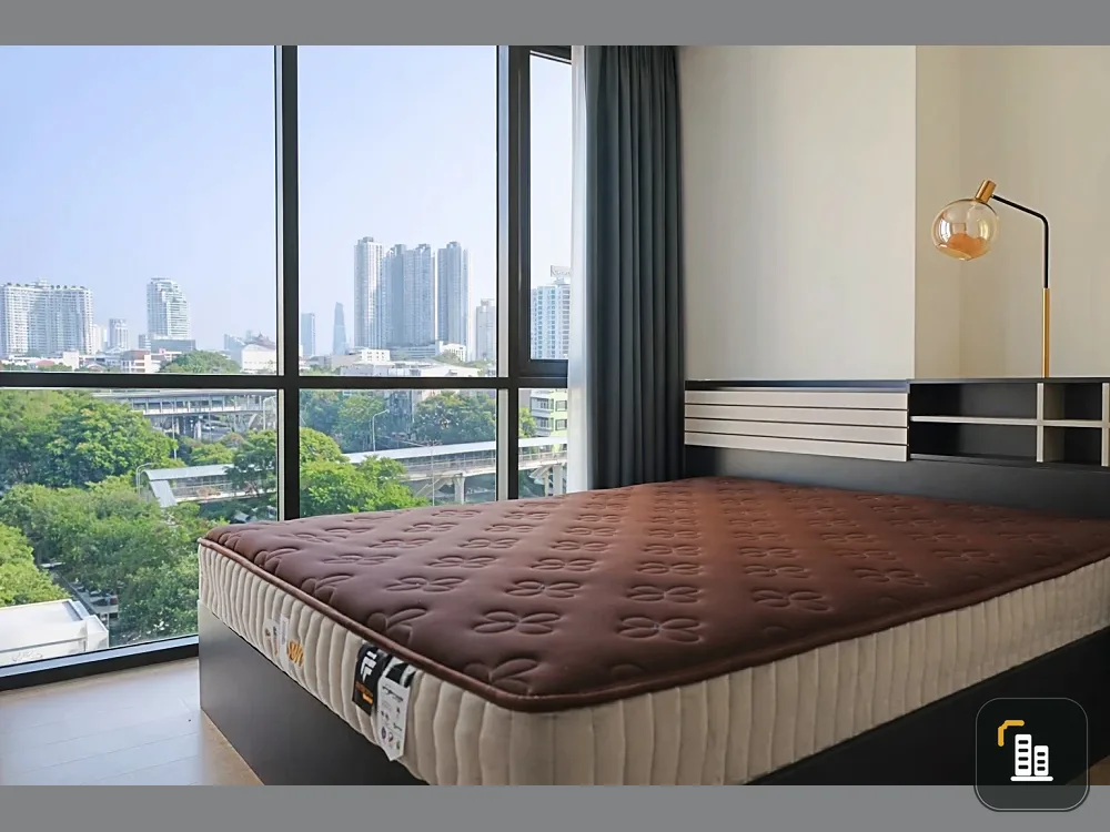 For rent: Regal Sathorn–Naradhiwas, corner unit offering privacy and spacious living area. You definitely don't want to miss this opportunity!
