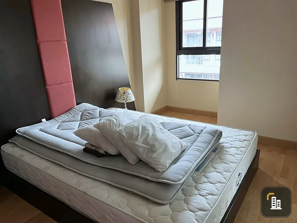 For rent at Baan Navatara: a nice room with full furnishings at an affordable price. Book now!