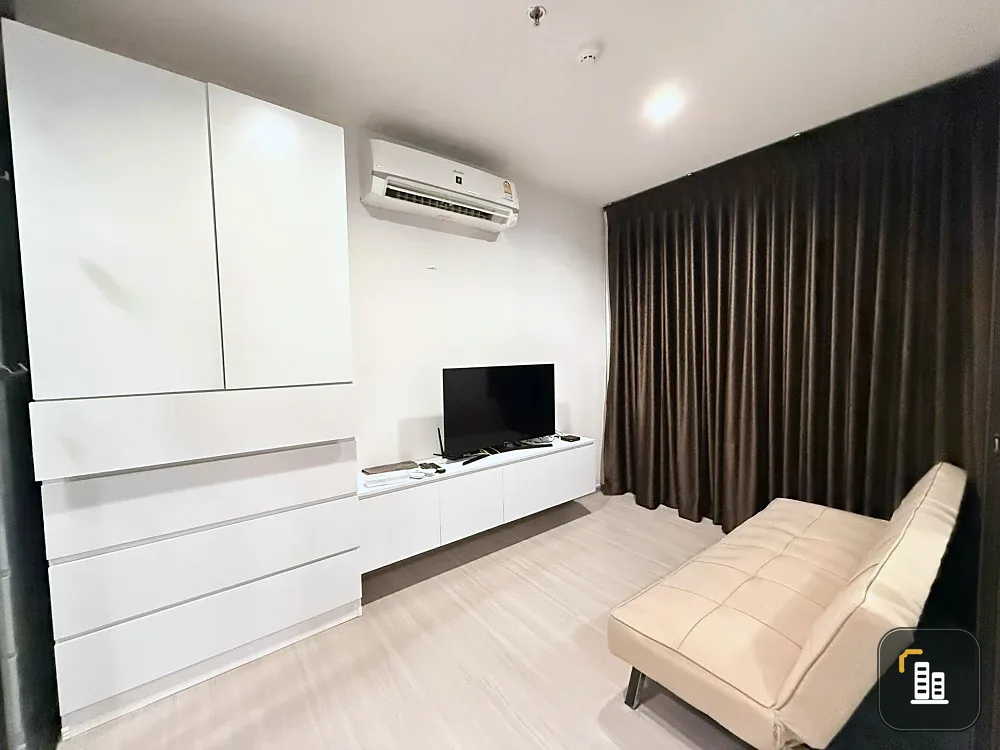 Condo for rent at Life Sathorn Sierra. Spacious room with ample living space. Convenient and fully equipped. Don't miss out!
