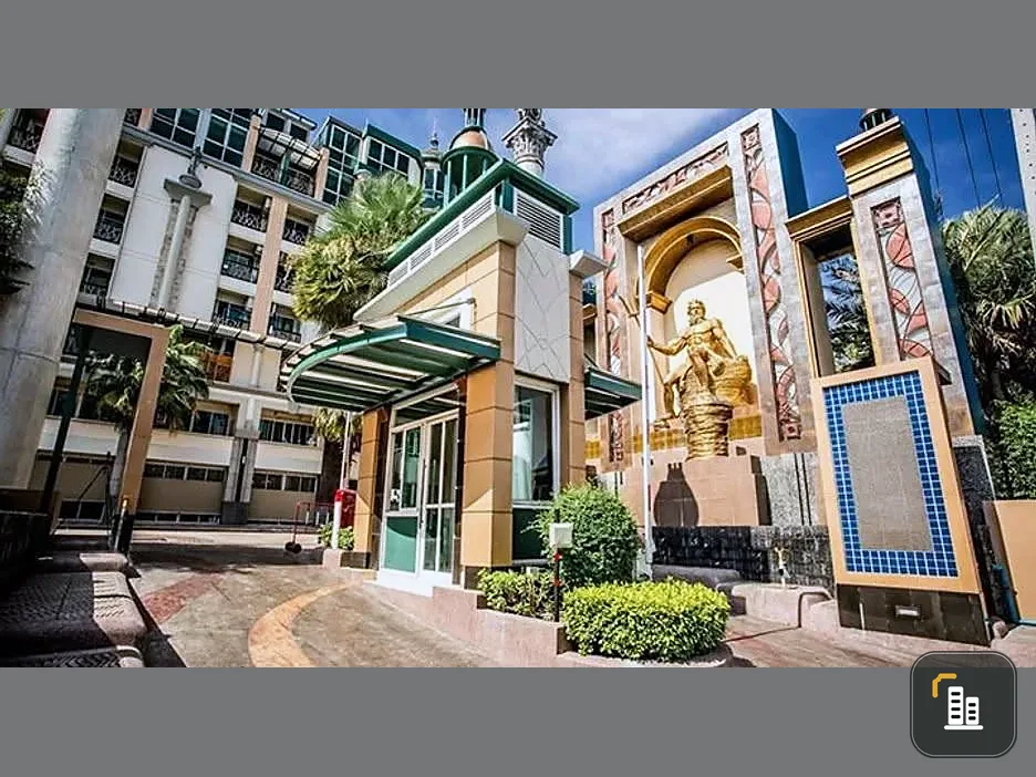 Urgent sale! Champs Elysées Tiwanon project. Large, comfortable unit with ample usable space. Great value! Don't miss out!