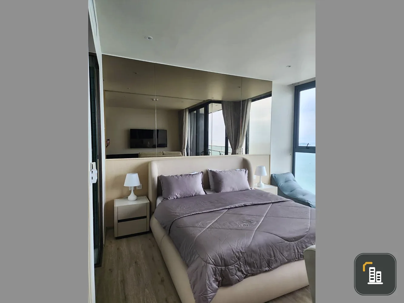For rent: Arom Wongamat, 24th floor. Spacious room with great view, fully furnished. Book now! Don't miss out!