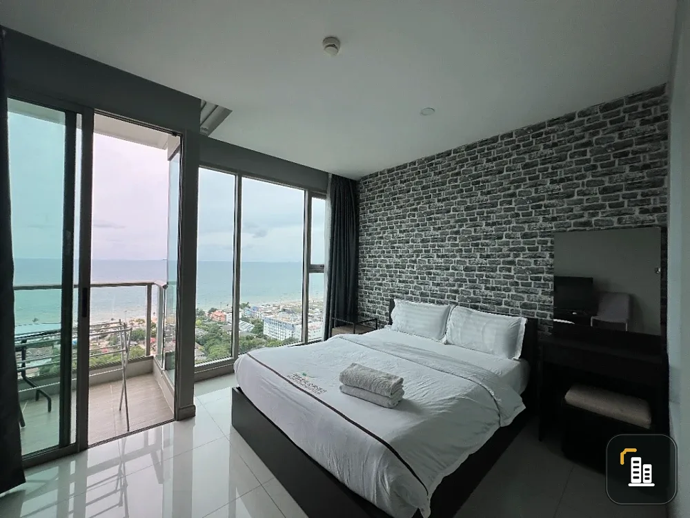 For sale: The Riviera Jomtien Pattaya. Sea view with floor-to-ceiling windows, fully furnished and ready to move in.