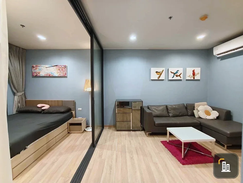 Urgent sale! The Base Garden Rama 9, ready-to-move-in unit with complete amenities. Great price! Book now, don't miss out!