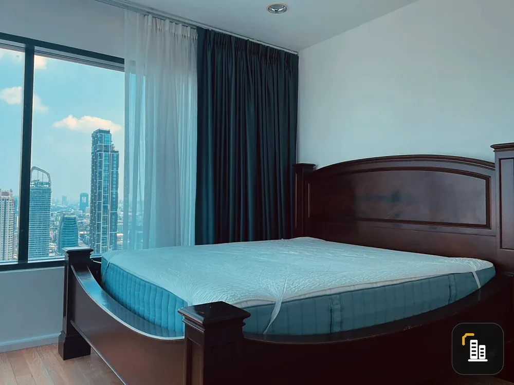 For Rent: The Royal Maneeya – Spacious Luxury Living!