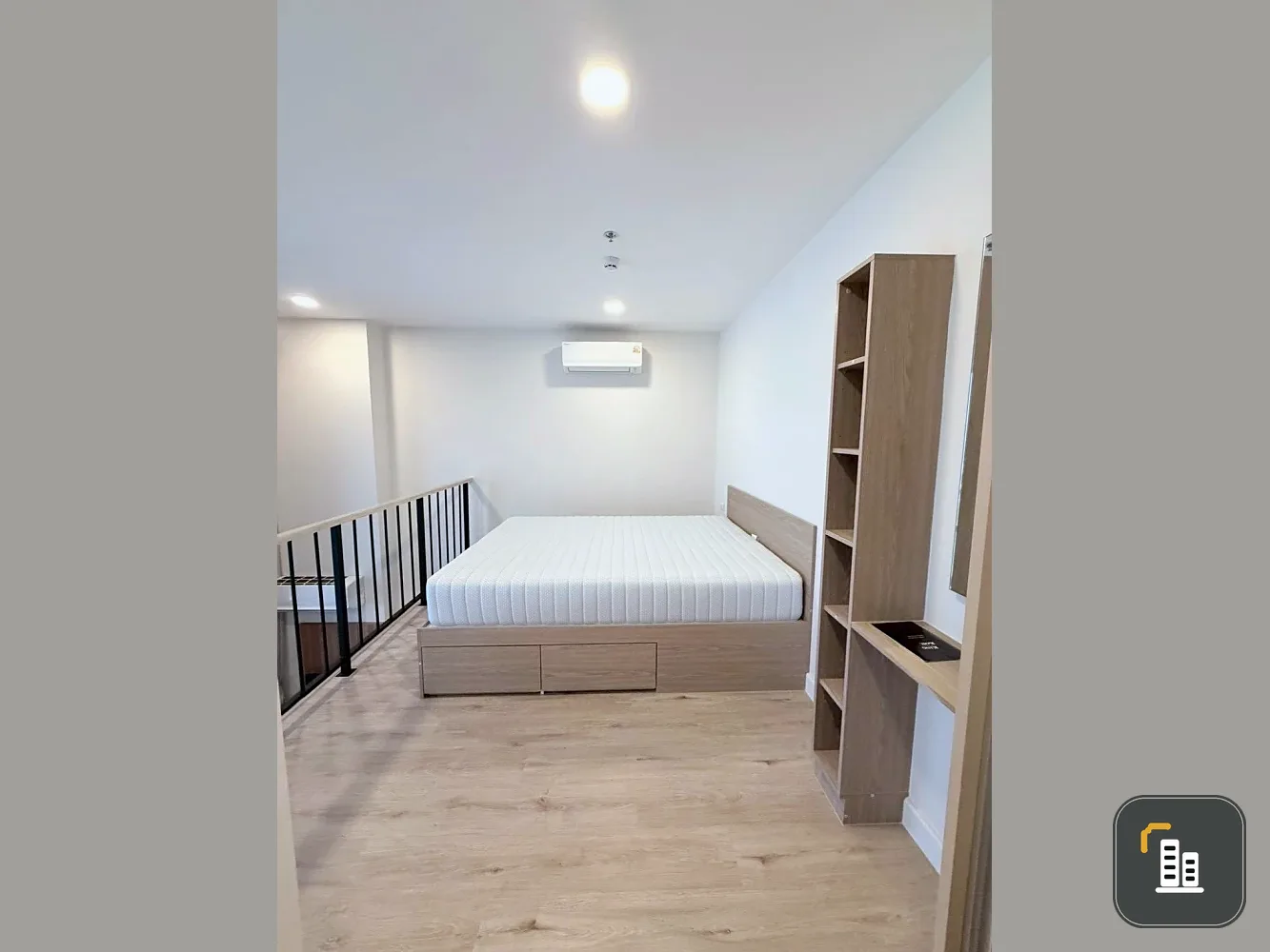 For rent: XIM Suksawat - Rama 3. Spacious room with high ceilings, airy feel, high-quality built-in furniture, and beautiful view. Book now!