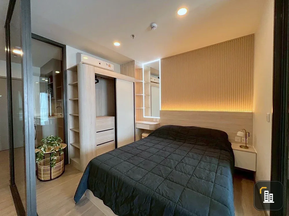 For rent: Aspire Sukhumvit - Rama 4, 24th floor, unobstructed city view, no construction noise. Fully furnished with built-in furniture. Ready to move