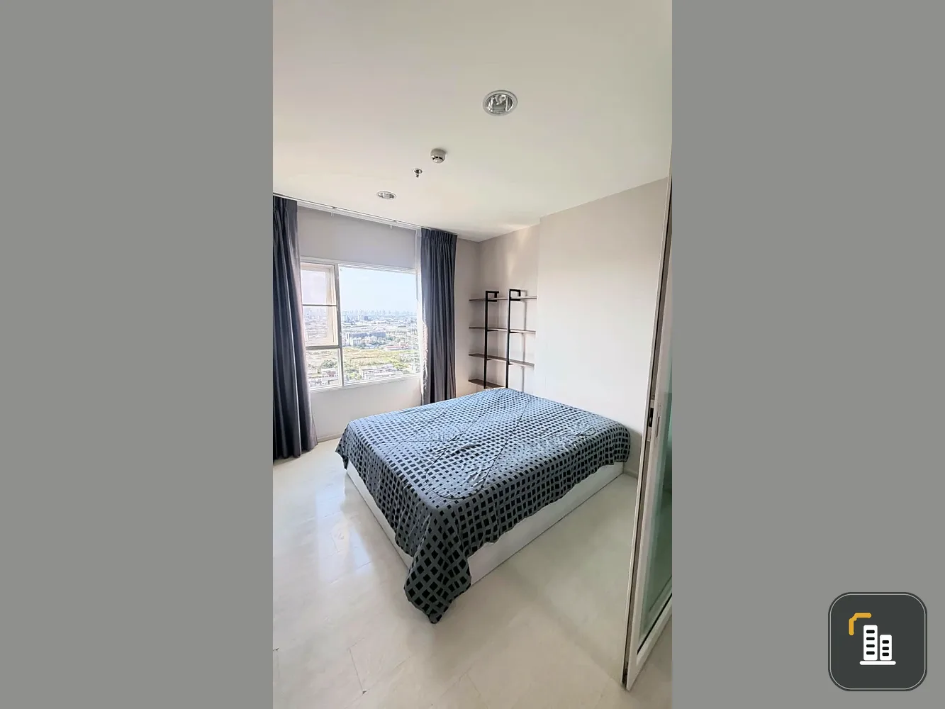 Selling Aspire Erawan, high floor unit, fully furnished + complete appliances. Book now!