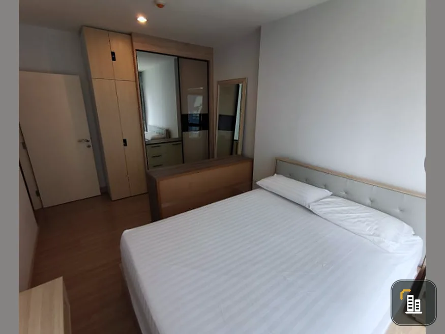 Don't just scroll past. Sell The Niche Mono Ratchavipha. Pool view. Beautiful room, like new condition. Book quickly.