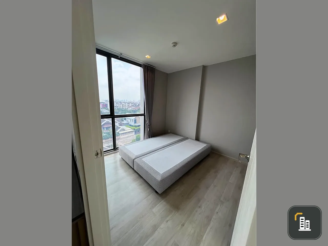 Sell/Rent Chambers Chaan Ladprao-Wanghin: 1 bedroom, 1 bathroom condo with spacious living area, great location, and complete amenities. Book now!