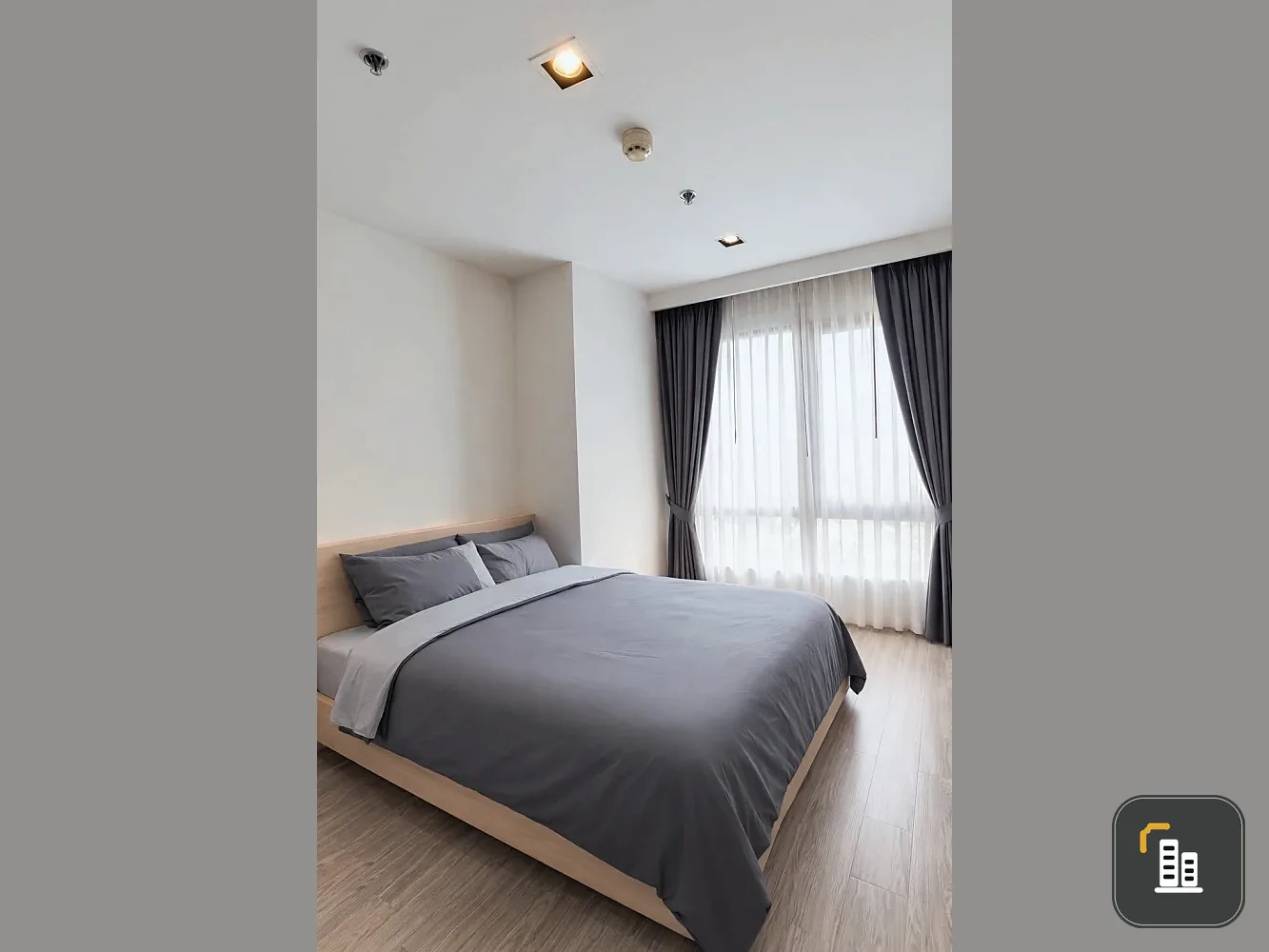 Selling Aeras Condo, corner unit offering privacy, great location, spacious living area, beautiful unblocked view. Don't miss out!
