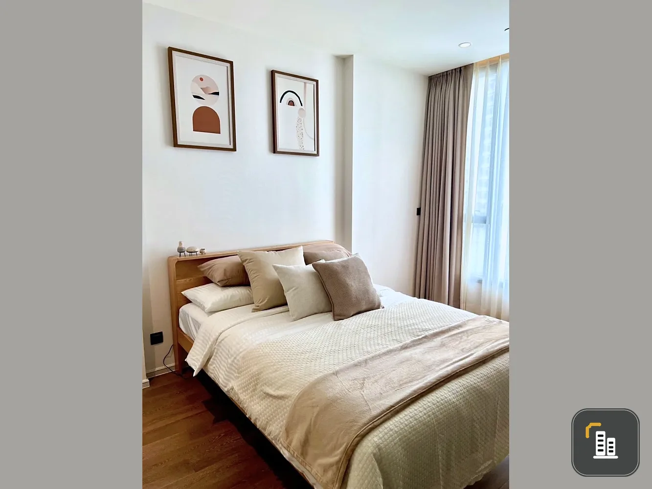 For rent: MUNIQ Sukhumvit 23, beautifully decorated unit with a coordinated color scheme. Fully furnished; just bring your suitcase and move in!