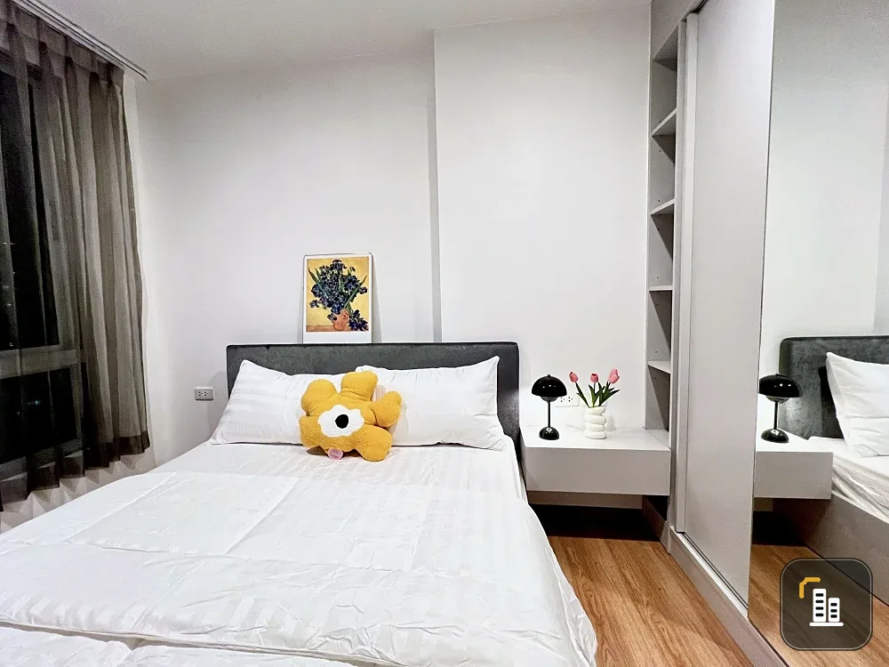 For rent: The Base Sukhumvit 77, high floor, city view, shady side, cool breeze all day. Open the windows for a refreshing breeze, saving on air condi