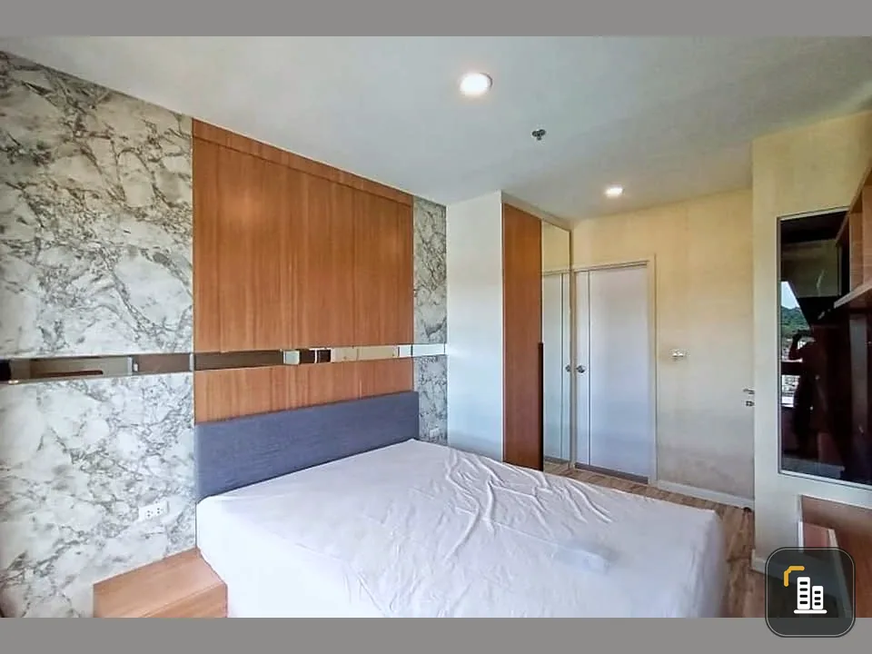 Plus Condominium Sriracha for sale. Beautiful sea views and city views with refreshing green mountains. Fully furnished and ready to move in!