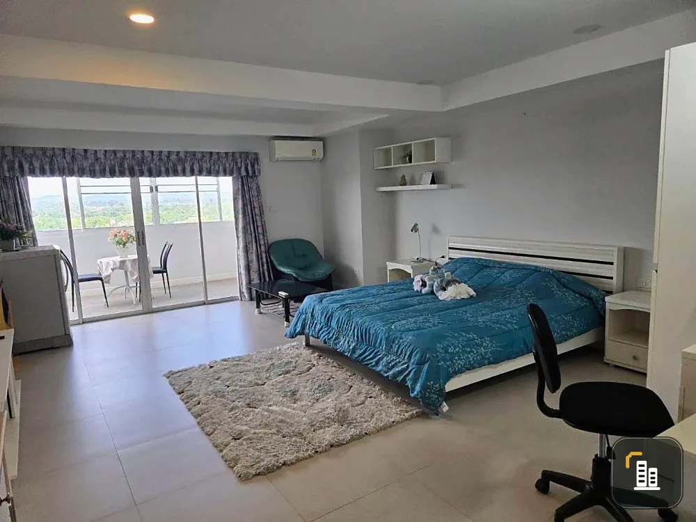 Grand View Condo Pattaya for sale. Spacious rooms with ample living space, great location, and complete amenities. Don't miss out!