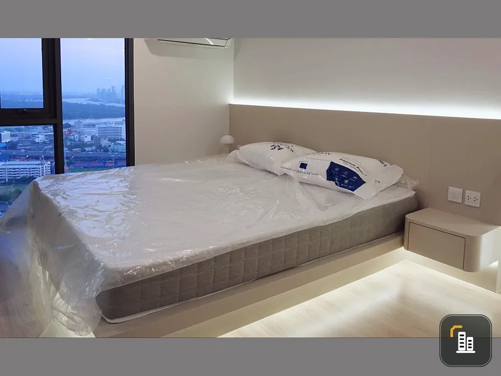 For rent: Life Rama 4 - Asoke, duplex unit, high floor, river view, fully furnished.