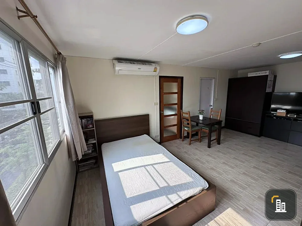 Selling a corner unit at Lumpini Center Ladprao 111, offering privacy and ample living space. Excellent location. Don't miss out!