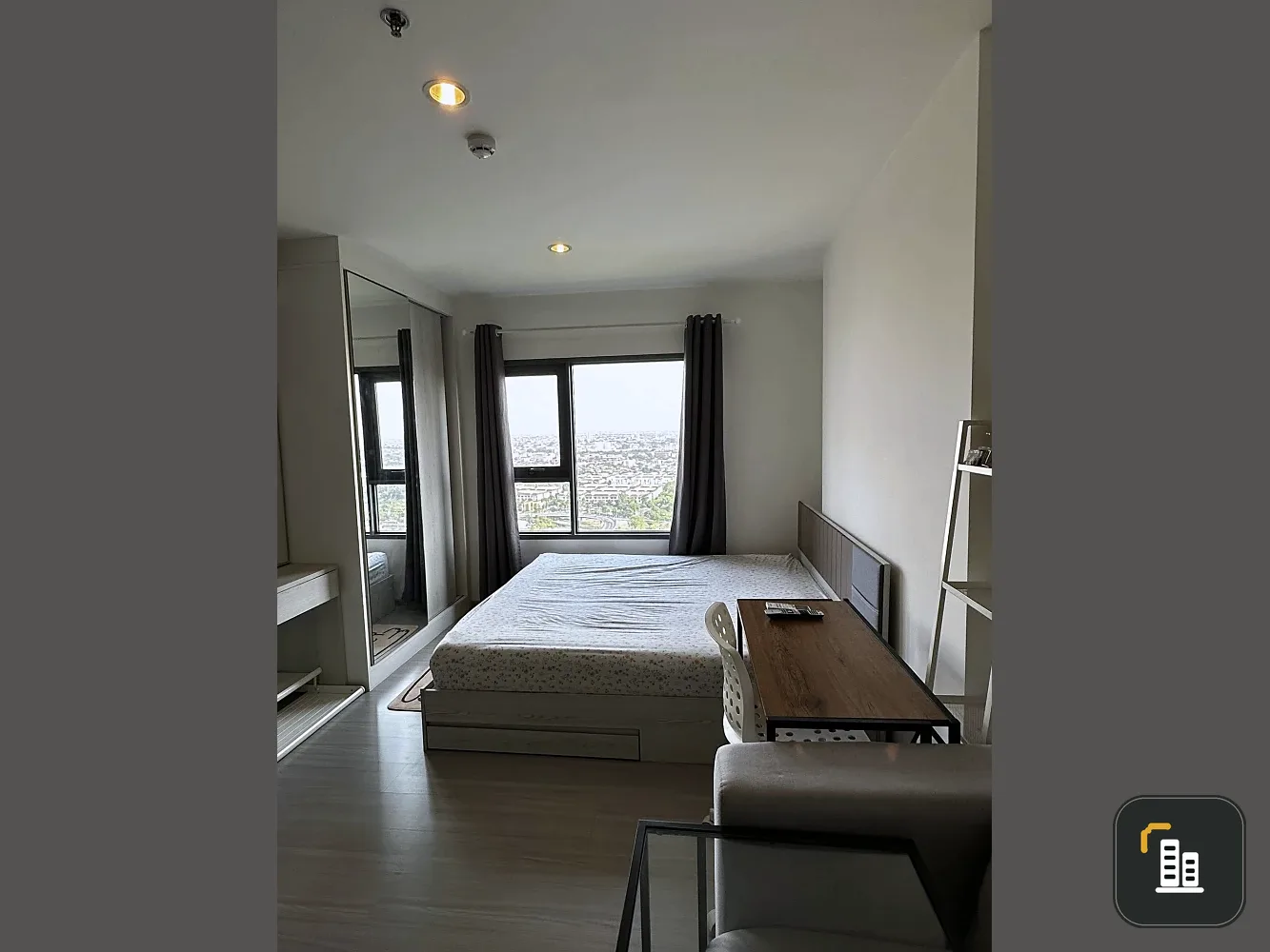 For sale or rent: Aspire Sathorn-Ratchaphruek, studio room, fully furnished. Just bring your bags and move in!