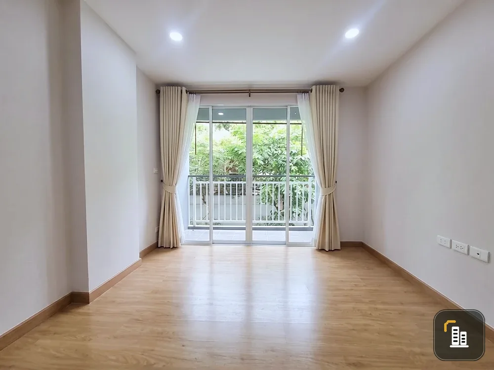Urgent sale! VOQUE Sukhumvit 16. Spacious room with ample usable space. A must-see for interior decorating enthusiasts.