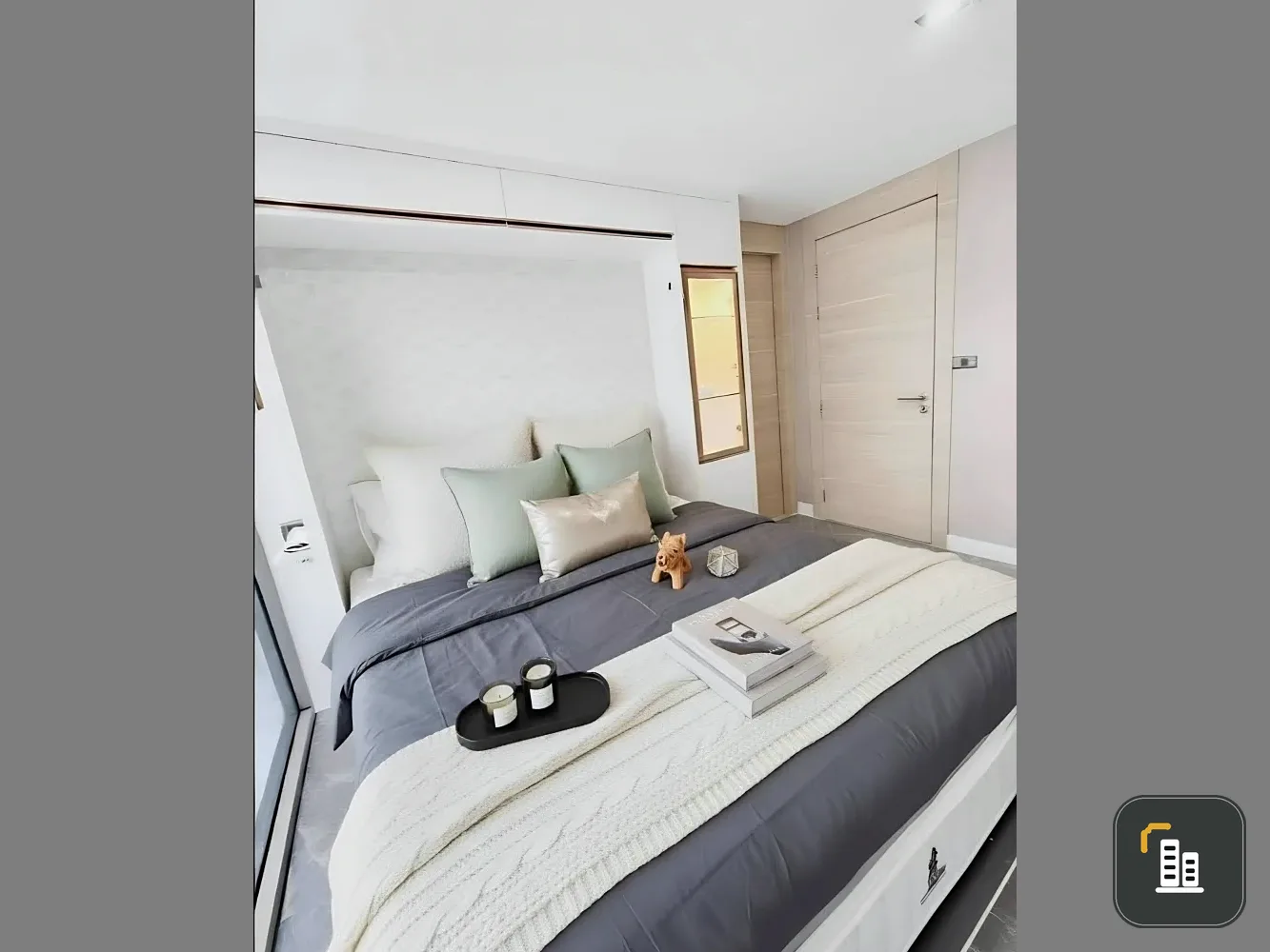 Klass Condo Silom for sale. Ready to move in. Best location, best value in Silom. Fully furnished with beautiful decoration. Don't miss out!