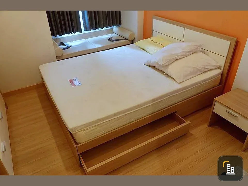 Selling a 42 sq m unit at Centric Scene Ratchavipha, 7th floor, fully furnished with built-in furniture as shown in the pictures. The unit is in excel